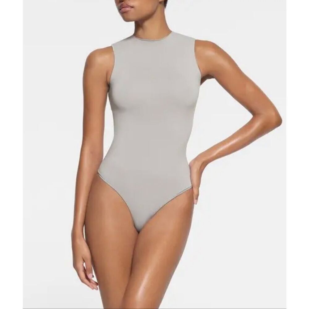 Skims Essential Crew Neck Sleeveless Bodysuit